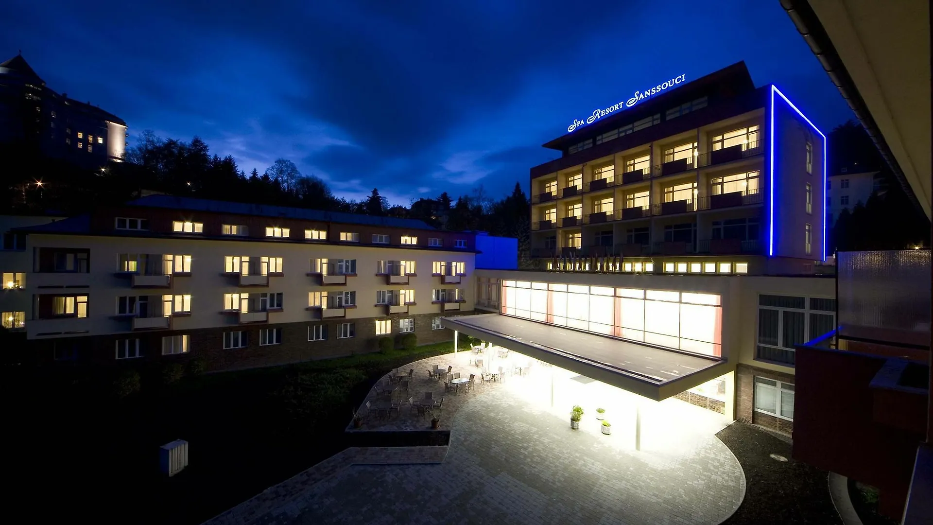 ホテル Spa Resort Sanssouci カルロヴィ・ヴァリ