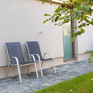 With Back Garden Апартаменты